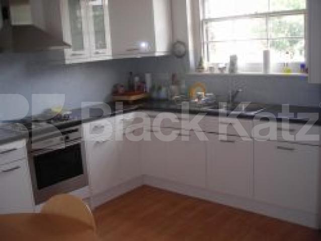 			NEW INSTRUCTION BY CANAL!, 2 Bedroom, 1 bath, 1 reception Flat			 Bristol Gardens, Little Venice